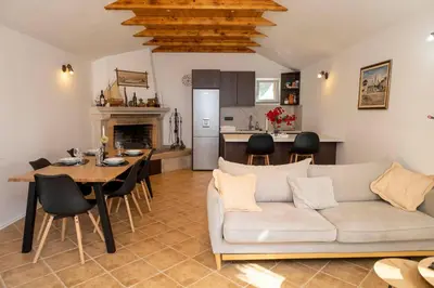 Kuhinja ili čajna kuhinja u objektu House Vicko