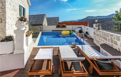 Bazen u objektu Three-Bedroom Holiday Home In Gata ili u blizini