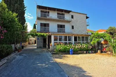 Zgrada u kojoj se nalazi apartman