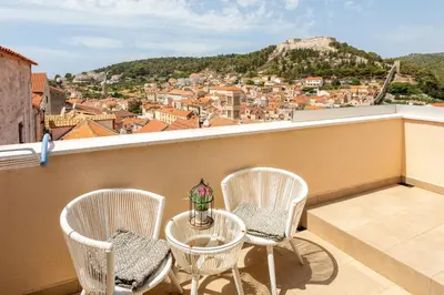 Pogled na planine ili pogled na planine iz apartmana
