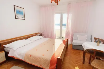 Krevet ili kreveti u jedinici u objektu Apartments with a parking space Mimice, Omis - 5958
