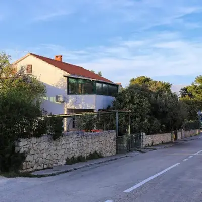 Apartments by the sea Supetar