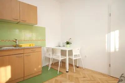 Kuhinja ili čajna kuhinja u objektu Apartments by the sea Duce, Omis - 8633
