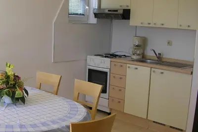 Kuhinja ili čajna kuhinja u objektu Apartments with WiFi Bol, Brac - 11728