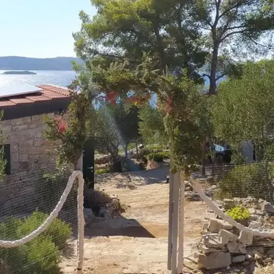 Secluded family friendly house Milna