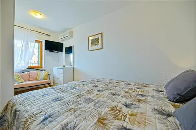 Krevet ili kreveti u jedinici u objektu Apartment Postira 2913b