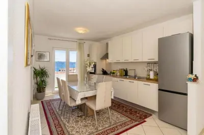 Kuhinja ili čajna kuhinja u objektu Apartments with WiFi Sumpetar, Omis - 12356