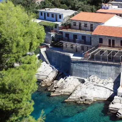 Seaside secluded apartments Cove Pobij
