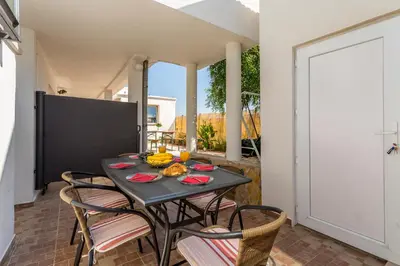 Balkon ili terasa u objektu House Luce with pool