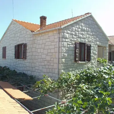 Apartments by the sea Postira
