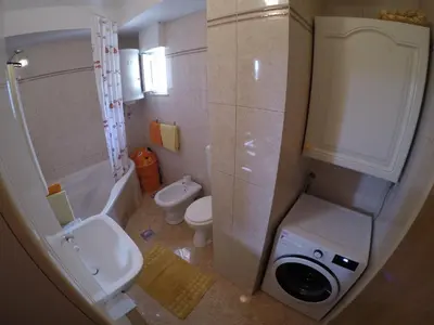 Kupaonica u objektu Apartments with WiFi Omis - 12525