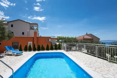 Bazen u objektu Holiday Home Chill Zone ili u blizini