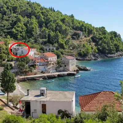 Seaside secluded apartments Cove Tvrdni Dolac