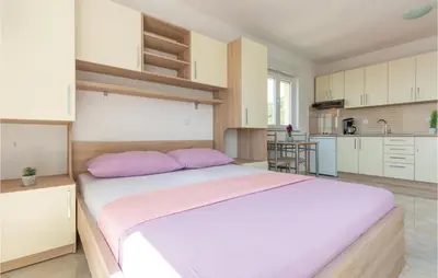 Kuhinja ili čajna kuhinja u objektu Studio Apartment In Krvavica