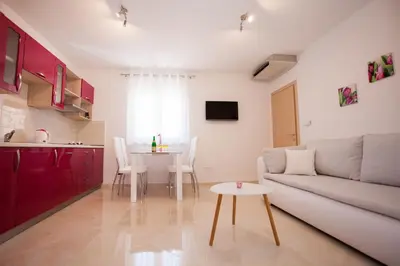 Kuhinja ili čajna kuhinja u objektu Apartments MIA