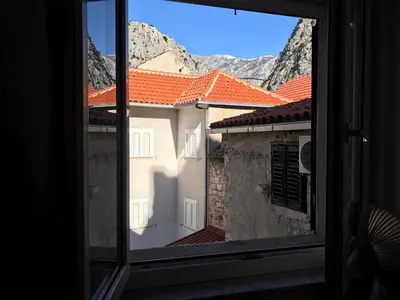 Pogled na planine ili pogled na planine iz hostela