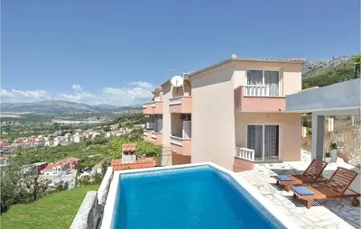 Pogled na planine ili pogled na planine iz apartmana