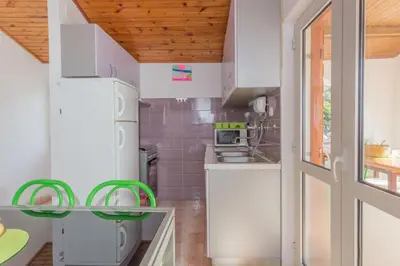 Kuhinja ili čajna kuhinja u objektu Robinson Elizabeta