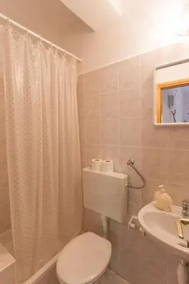 Kupaonica u objektu Robinson Erina