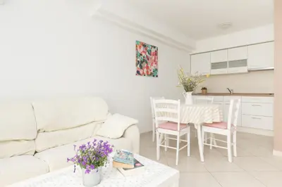 Kuhinja ili čajna kuhinja u objektu Alpeza apartments