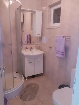Kupaonica u objektu Apartmani Lomar