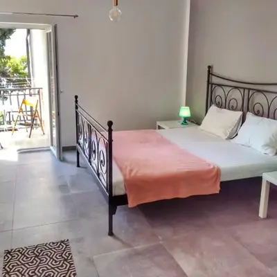 Minimalistic Oasis by the Sea in Stanici