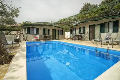 Tlocrt objekta Family friendly apartments with a swimming pool Bol, Brac - 13364