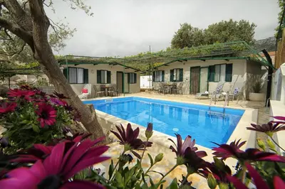 Tlocrt objekta Family friendly apartments with a swimming pool Bol, Brac - 13364