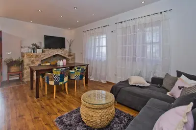 TV i/ili zabavni centar u objektu Villa Kate -with private pool and BBQ