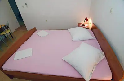 Krevet ili kreveti u jedinici u objektu Apartments with parking space Makarska - 12211