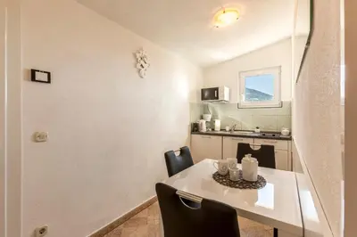 Kuhinja ili čajna kuhinja u objektu Apartments Ivka Bol