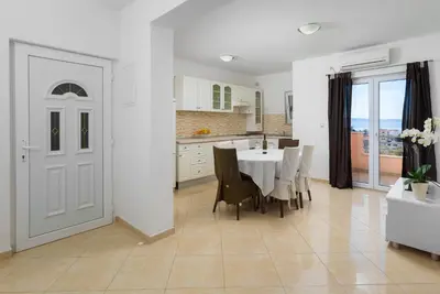 Kuhinja ili čajna kuhinja u objektu Apartment Dadić