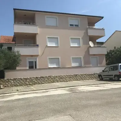 Apartments with a parking space Stari Grad