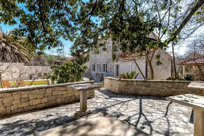 Tlocrt objekta Apartments and rooms with a swimming pool Sumartin, Brac - 13483
