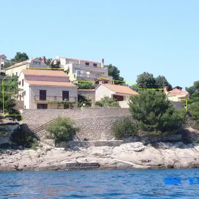 Apartments and rooms by the sea Puntinak