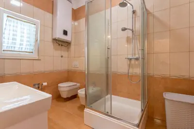 Kupaonica u objektu Apartmani Lukić