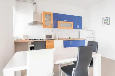 Kuhinja ili čajna kuhinja u objektu Apartments Miro