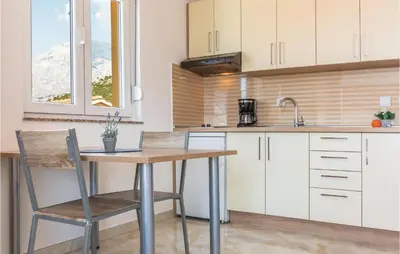 Kuhinja ili čajna kuhinja u objektu Studio Apartment In Krvavica