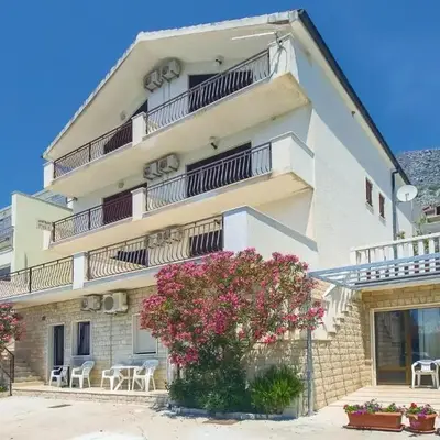 Two-Bedroom Apartment In Lokva Rogoznica