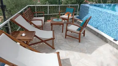 Bazen u objektu Stone House Marin ili u blizini