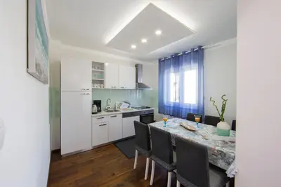 Kuhinja ili čajna kuhinja u objektu Apartment Tina
