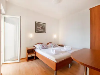 Krevet ili kreveti u jedinici u objektu Snug Apartment in Celina with Swimming Pool