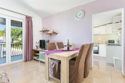 Kuhinja ili čajna kuhinja u objektu Family friendly seaside apartments Podstrana, Split - 13725