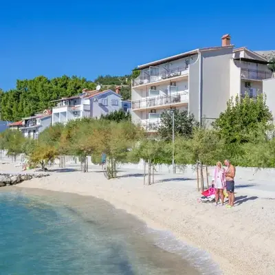 Family friendly seaside apartments Podstrana