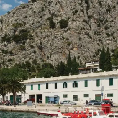Apartments by the sea Omis - 13727