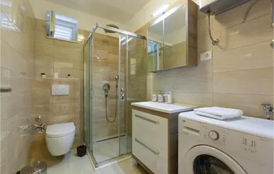 Kupaonica u objektu Three-Bedroom Apartment In Split