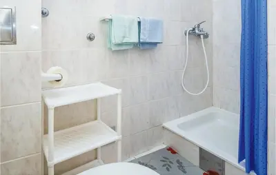 Kupaonica u objektu Two-Bedroom Apartment In Lokva Rogoznica