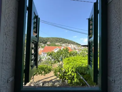 Pogled na planine ili pogled na planine iz vikendica
