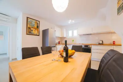 Kuhinja ili čajna kuhinja u objektu City Center LUX Apartment 