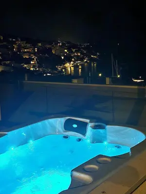 Bazen u objektu Apartments Lusi ili u blizini